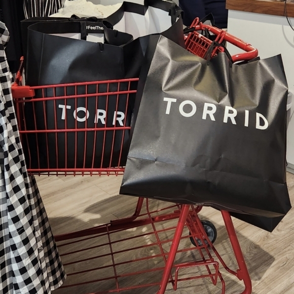 CurvyFashion4U - Picture 4 of 7